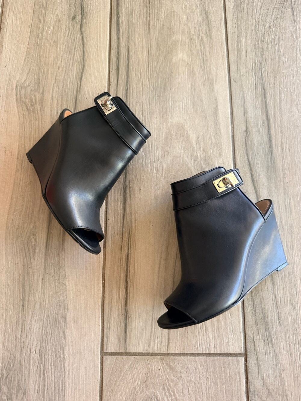 Givenchy Black Leather Shark Tooth Close Ankle Peep-Toe Boots Sz 38 8